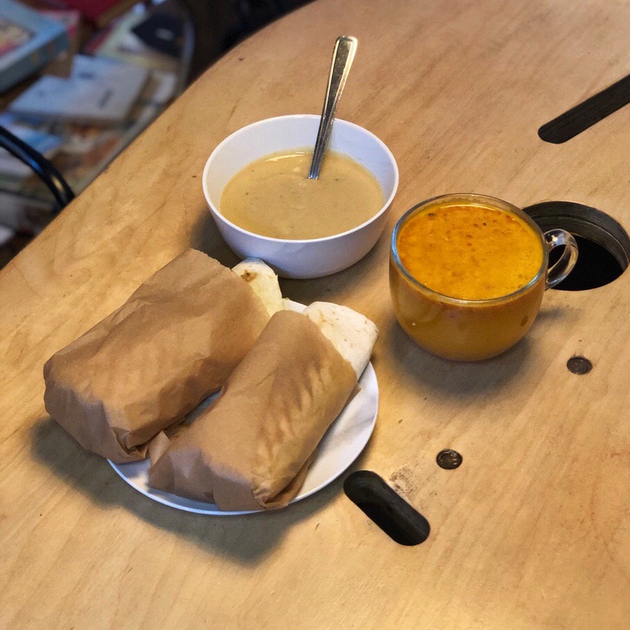 нори-тофу роллы, чечевичный суп-пюре и облепихово-имбирный чай